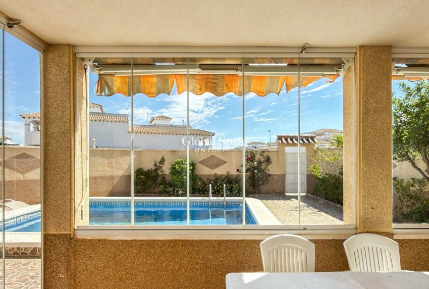 Resale - APARTMENT -
ORIHUELA COSTA - Costa Blanca