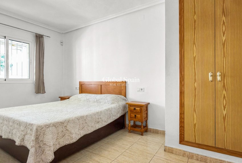 Resale - APARTMENT -
ORIHUELA COSTA - Costa Blanca