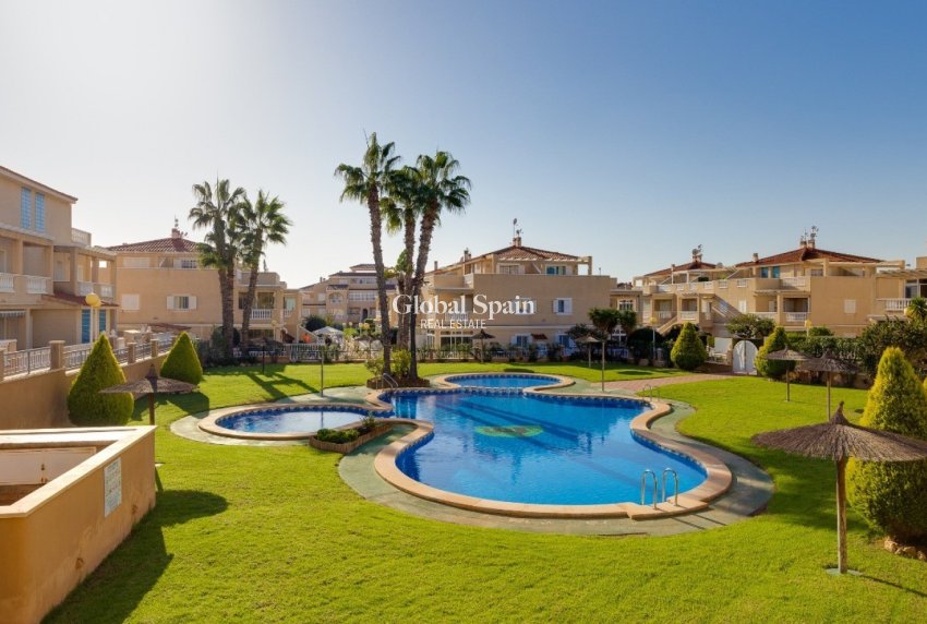 Resale - APARTMENT -
ORIHUELA COSTA - Costa Blanca