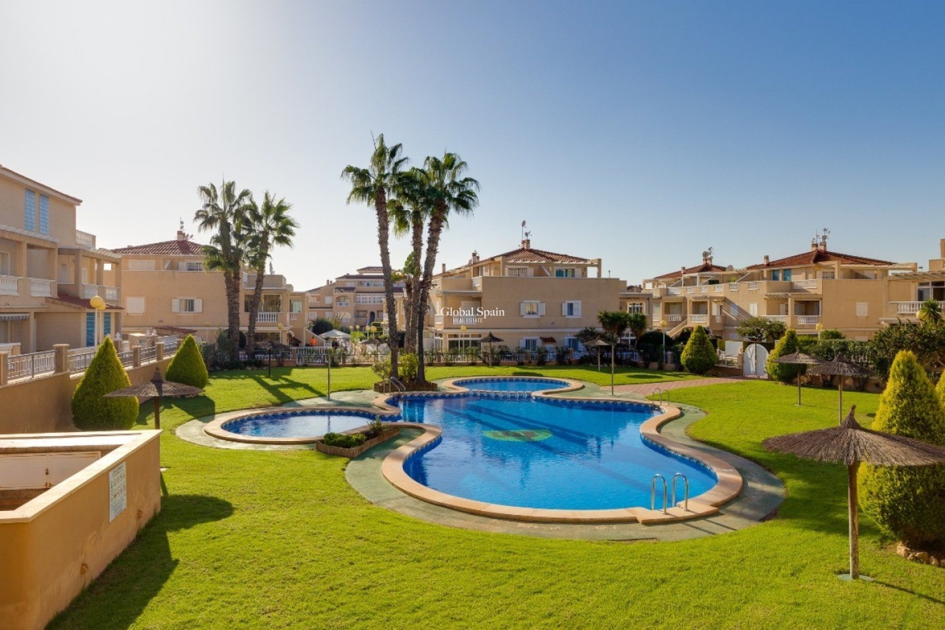 Resale - APARTMENT -
ORIHUELA COSTA - Costa Blanca