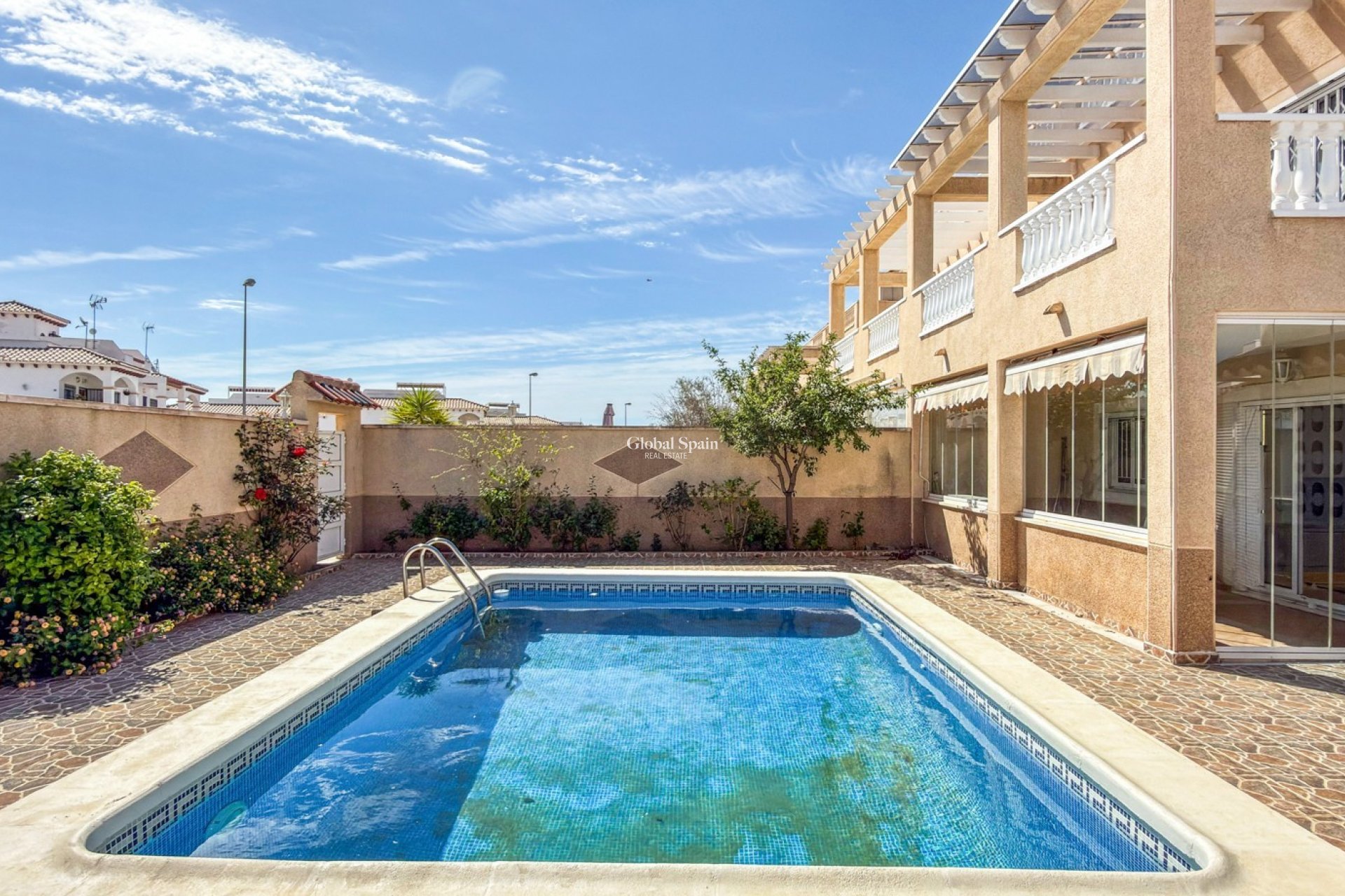 Resale - APARTMENT -
ORIHUELA COSTA - Costa Blanca