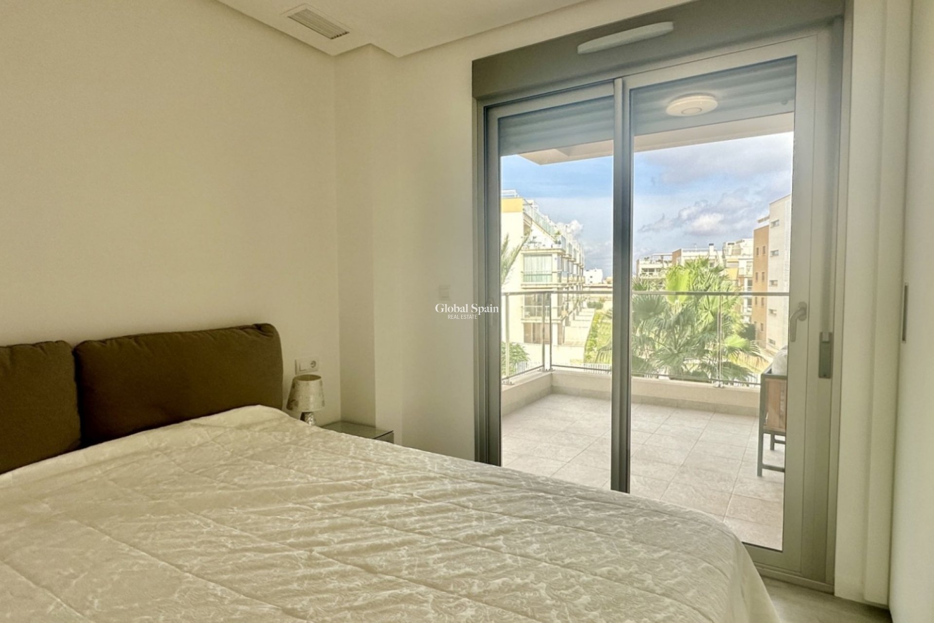 Resale - APARTMENT -
ORIHUELA COSTA - Costa Blanca
