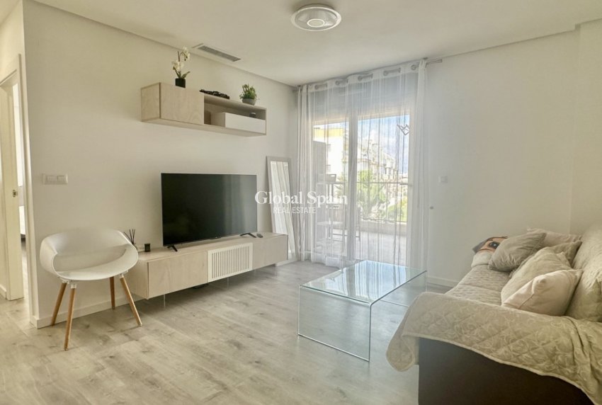 Resale - APARTMENT -
ORIHUELA COSTA - Costa Blanca