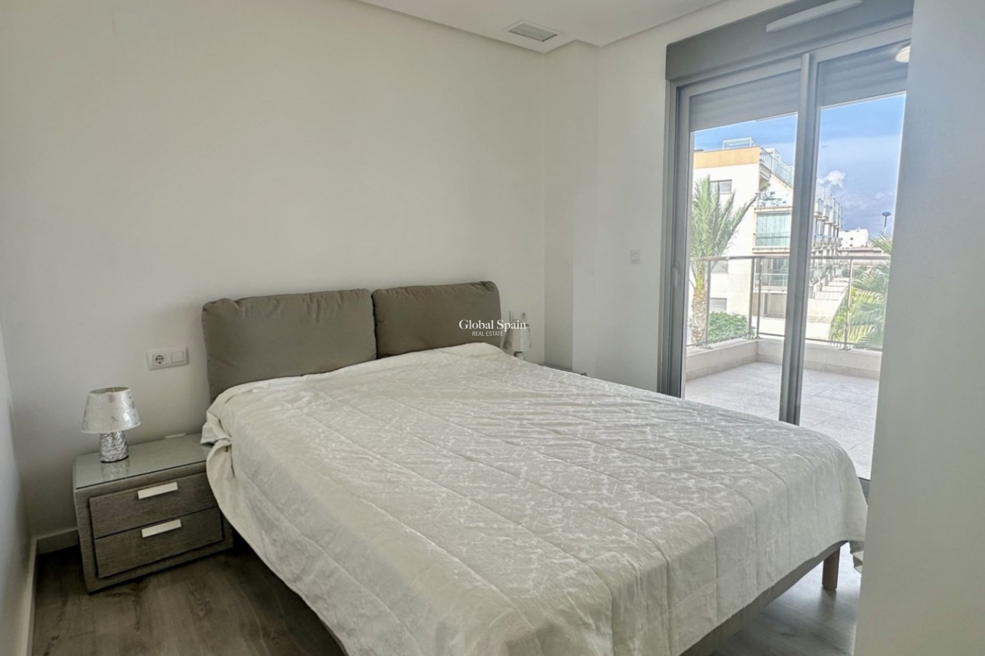 Resale - APARTMENT -
ORIHUELA COSTA - Costa Blanca