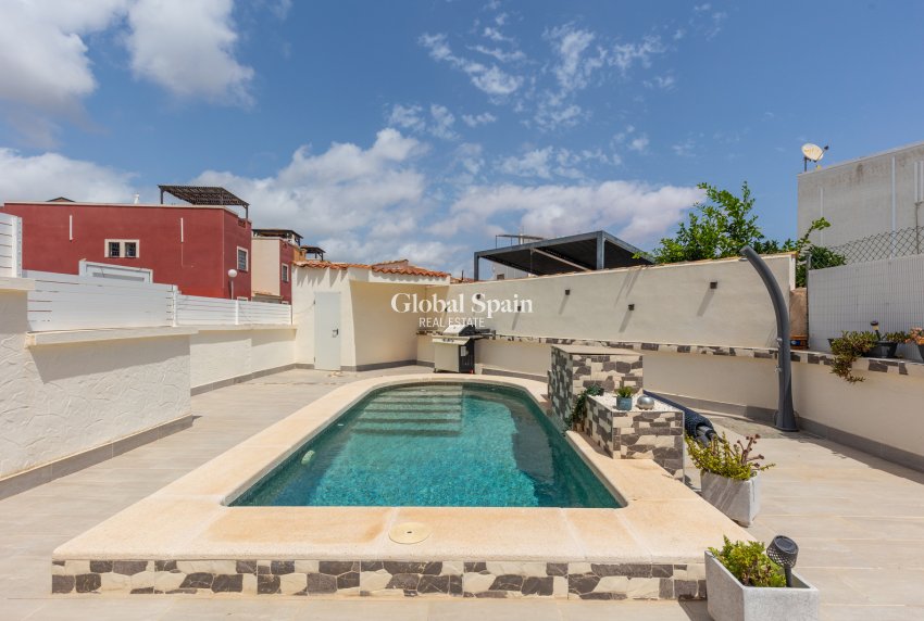 Resale - APARTMENT -
ORIHUELA COSTA - Costa Blanca