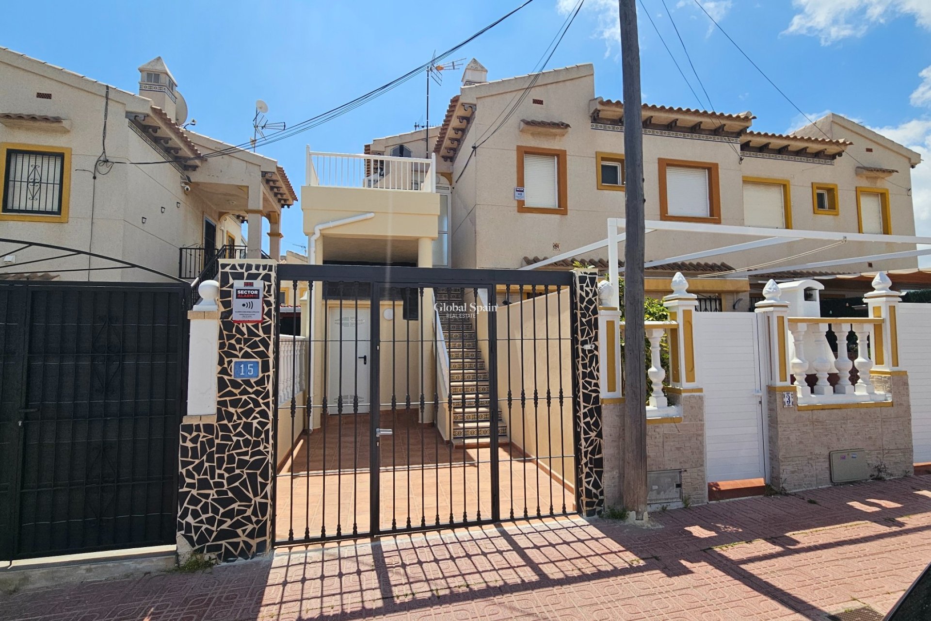Resale - APARTMENT -
ORIHUELA COSTA - Costa Blanca