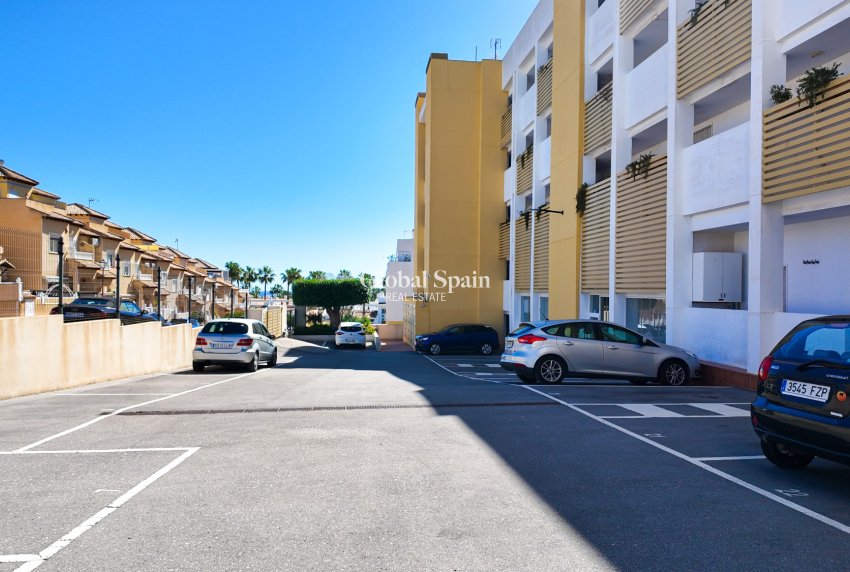 Resale - APARTMENT -
ORIHUELA COSTA - Costa Blanca