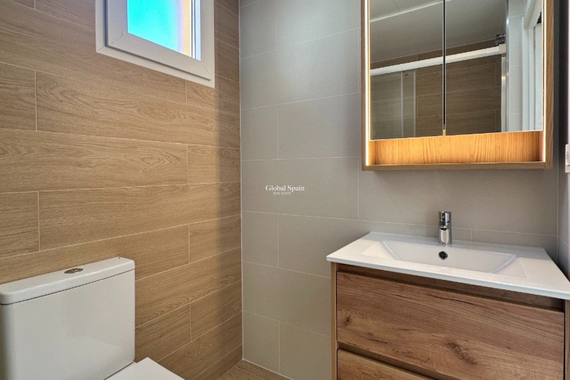Resale - APARTMENT -
ORIHUELA COSTA - Costa Blanca