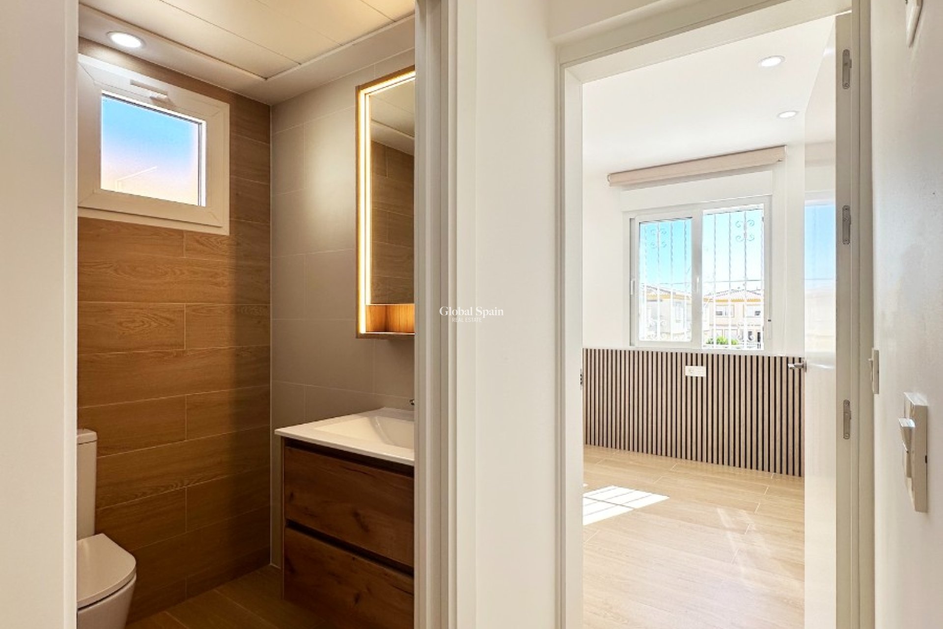 Resale - APARTMENT -
ORIHUELA COSTA - Costa Blanca