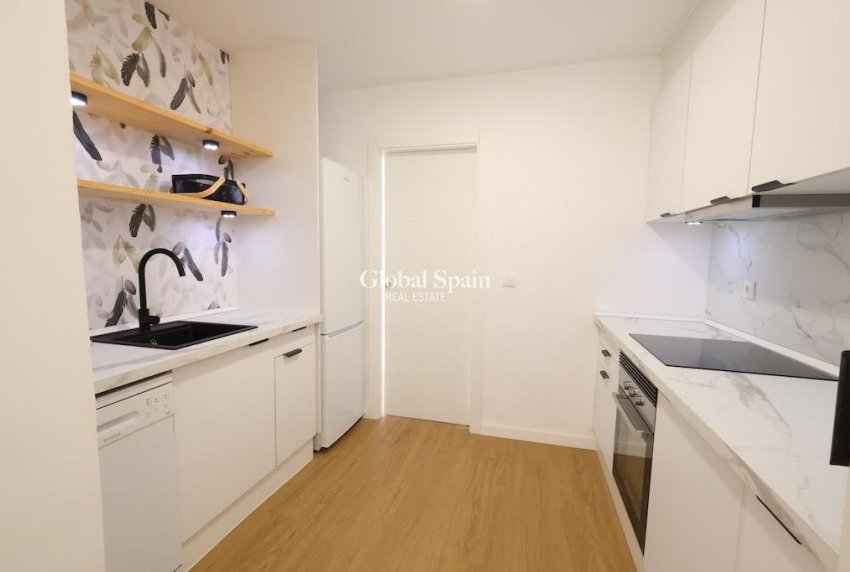 Resale - APARTMENT -
ORIHUELA COSTA - Costa Blanca