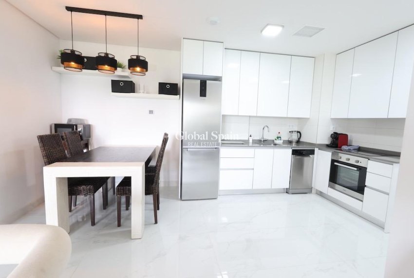 Resale - APARTMENT -
ORIHUELA COSTA - Costa Blanca