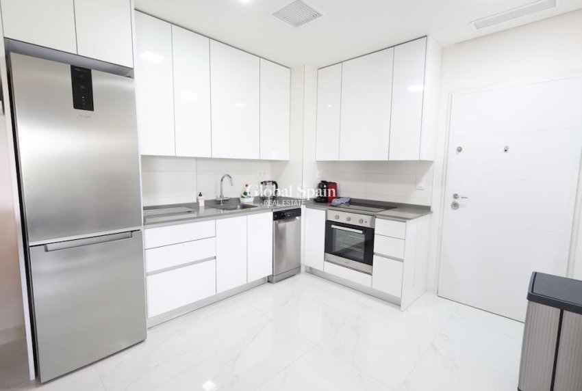 Resale - APARTMENT -
ORIHUELA COSTA - Costa Blanca