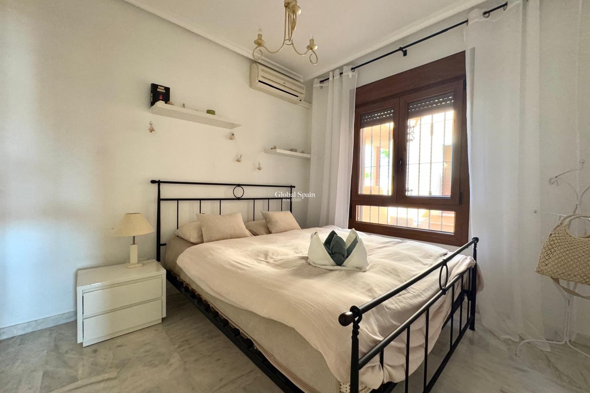 Resale - APARTMENT -
ORIHUELA COSTA - Costa Blanca