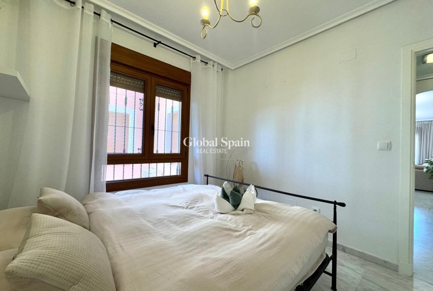 Resale - APARTMENT -
ORIHUELA COSTA - Costa Blanca