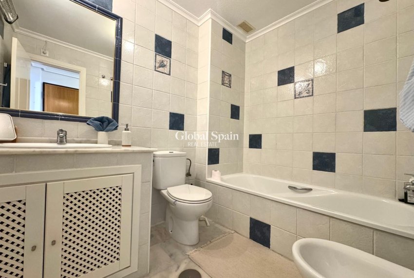 Resale - APARTMENT -
ORIHUELA COSTA - Costa Blanca