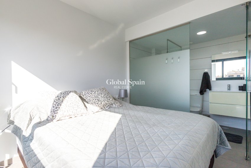 Resale - APARTMENT -
ORIHUELA COSTA - Costa Blanca