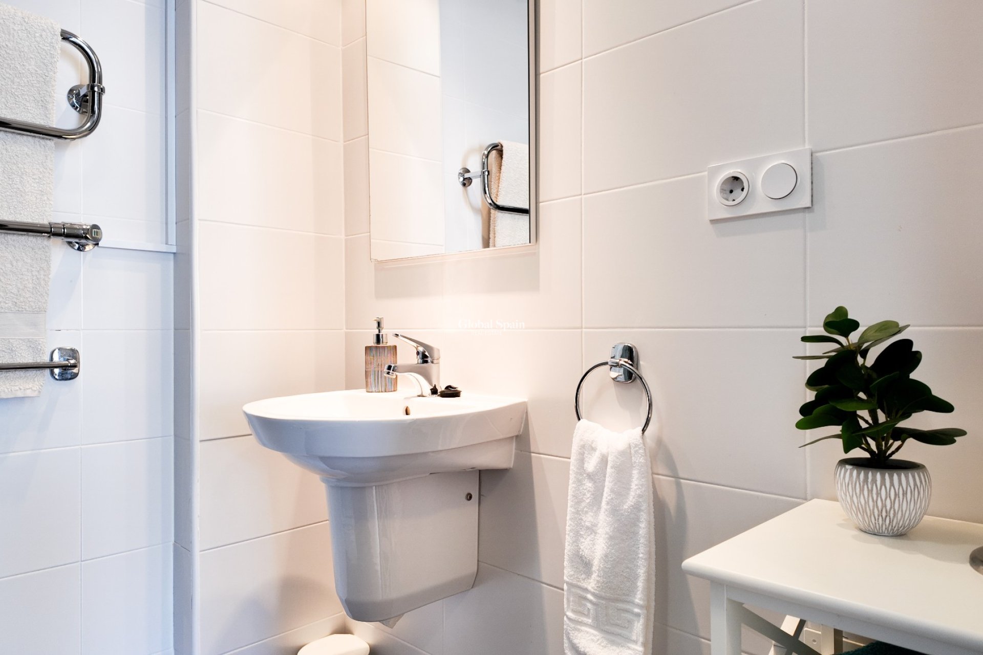 Resale - APARTMENT -
ORIHUELA COSTA - Costa Blanca