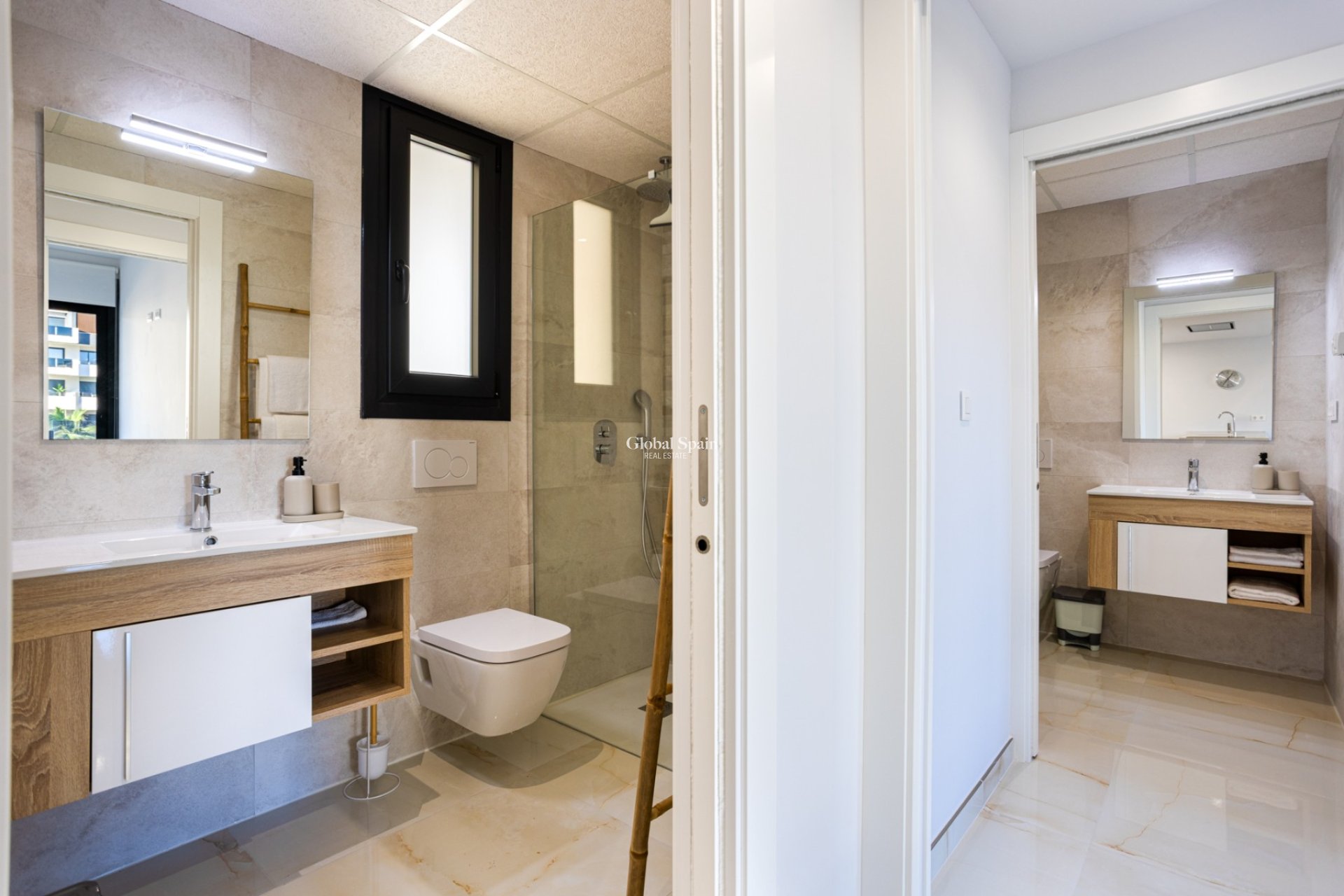 Resale - APARTMENT -
ORIHUELA COSTA - Costa Blanca
