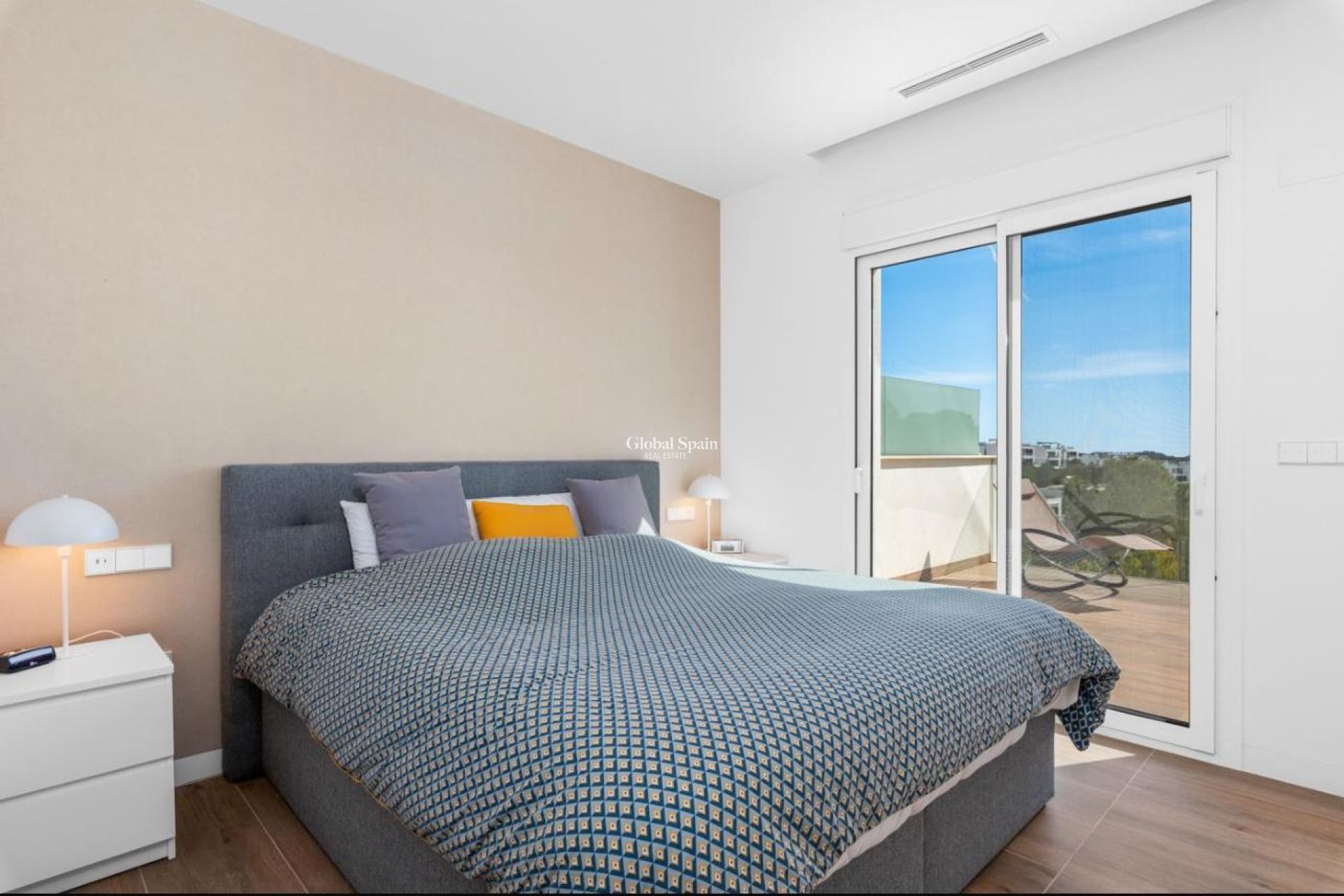 Resale - APARTMENT -
ORIHUELA COSTA - Costa Blanca