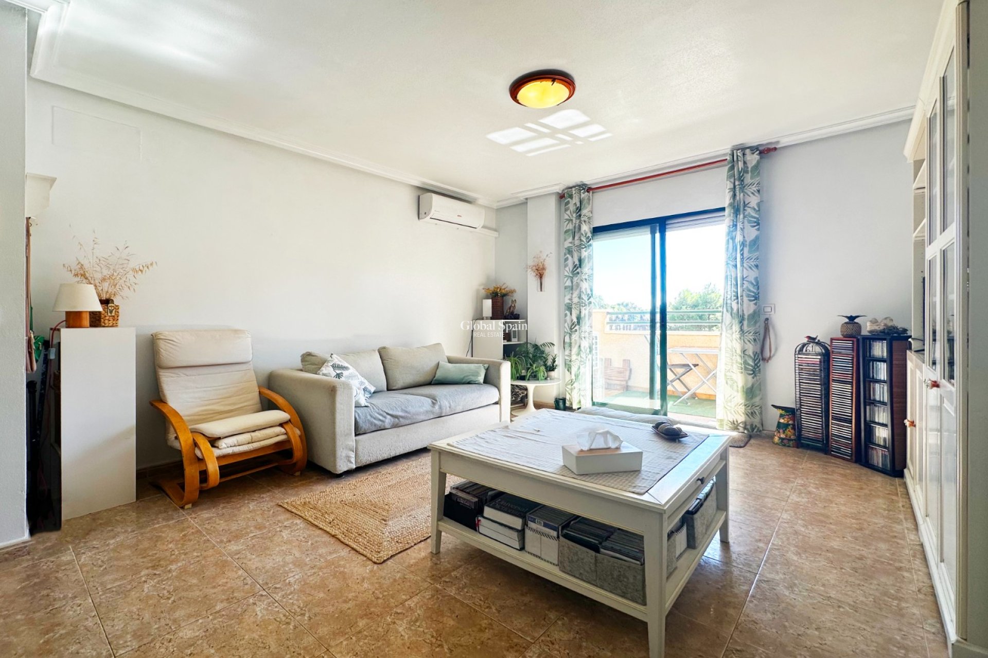 Resale - APARTMENT -
ORIHUELA COSTA - Costa Blanca