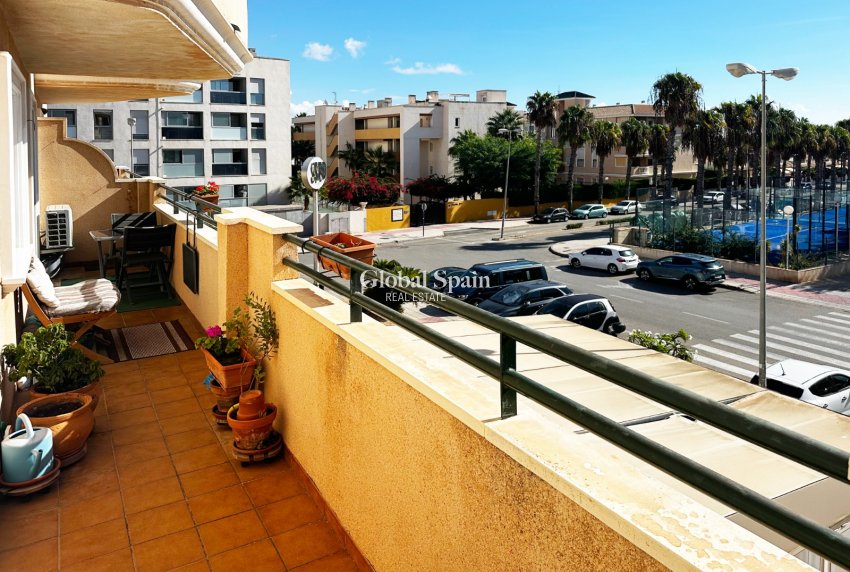 Resale - APARTMENT -
ORIHUELA COSTA - Costa Blanca