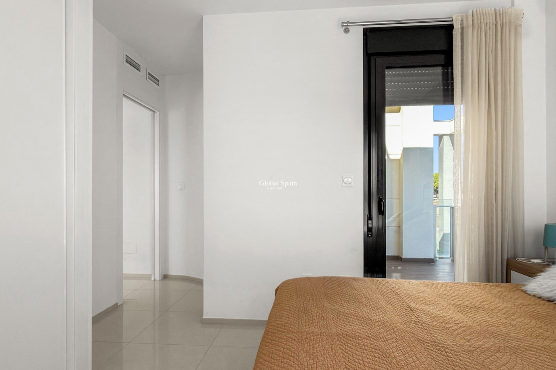 Resale - APARTMENT -
ORIHUELA COSTA - Costa Blanca