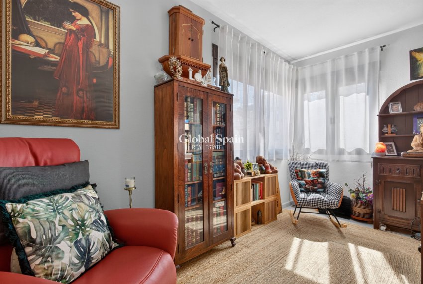 Resale - APARTMENT -
ORIHUELA COSTA - Costa Blanca