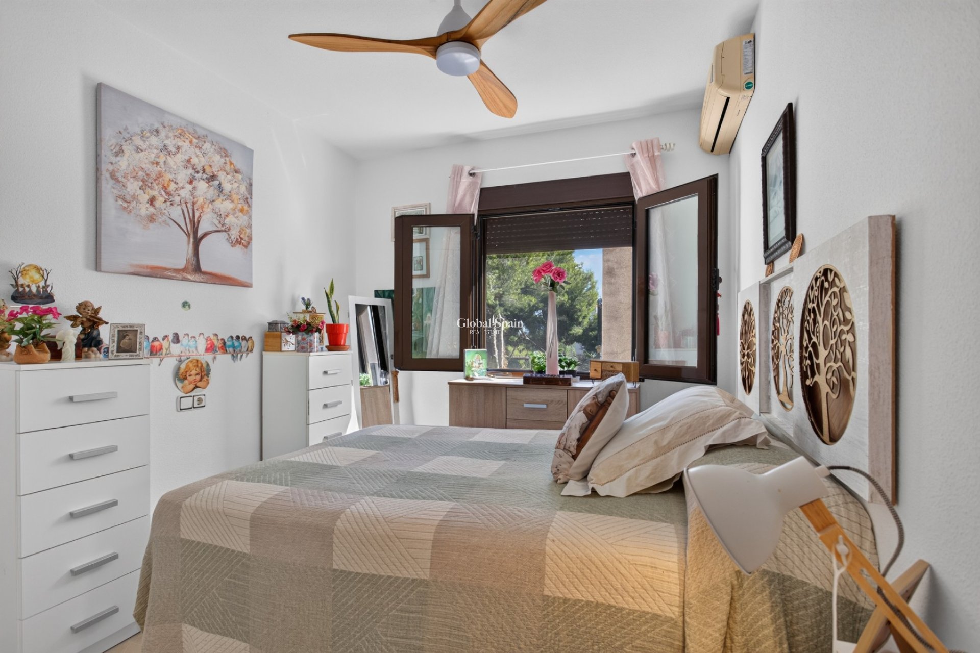 Resale - APARTMENT -
ORIHUELA COSTA - Costa Blanca