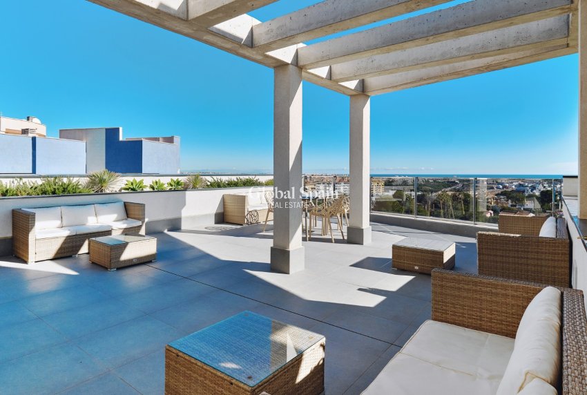 Resale - APARTMENT -
ORIHUELA COSTA - DEHESA DE CAMPOAMOR