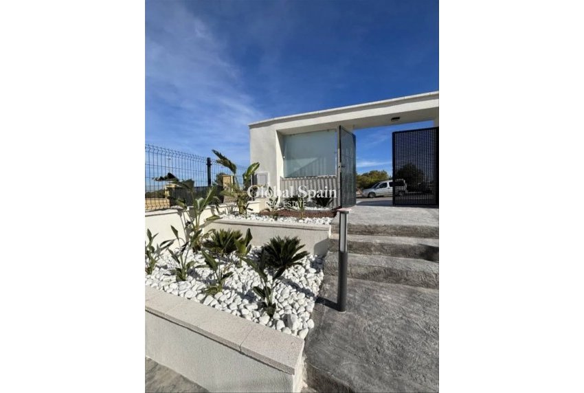 Resale - APARTMENT -
ORIHUELA COSTA - Inland