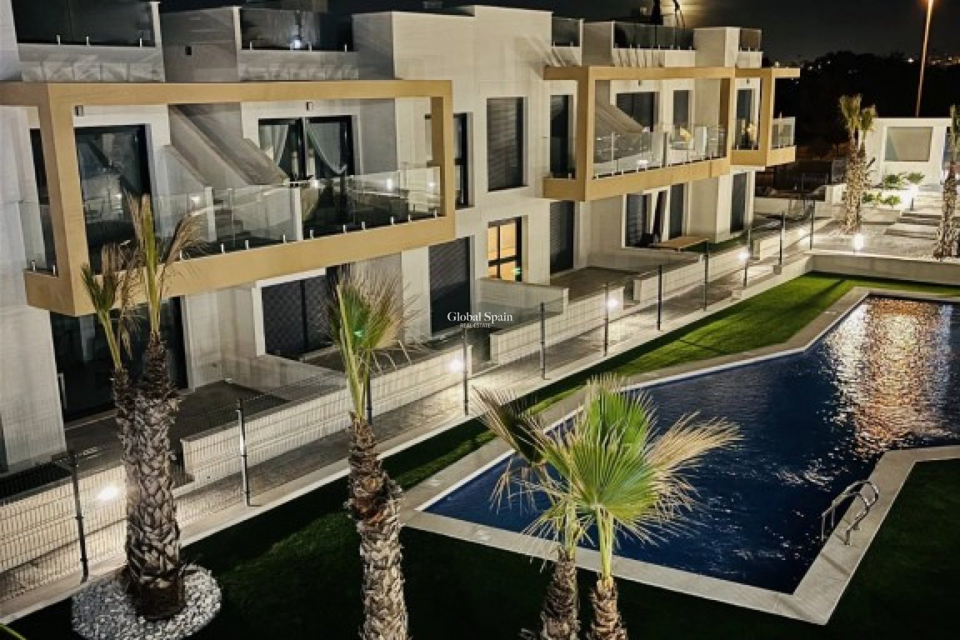 Resale - APARTMENT -
ORIHUELA COSTA - Inland