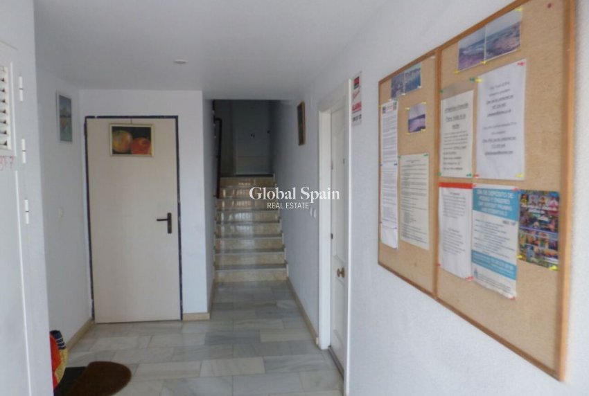 Resale - APARTMENT -
ORIHUELA COSTA - Inland
