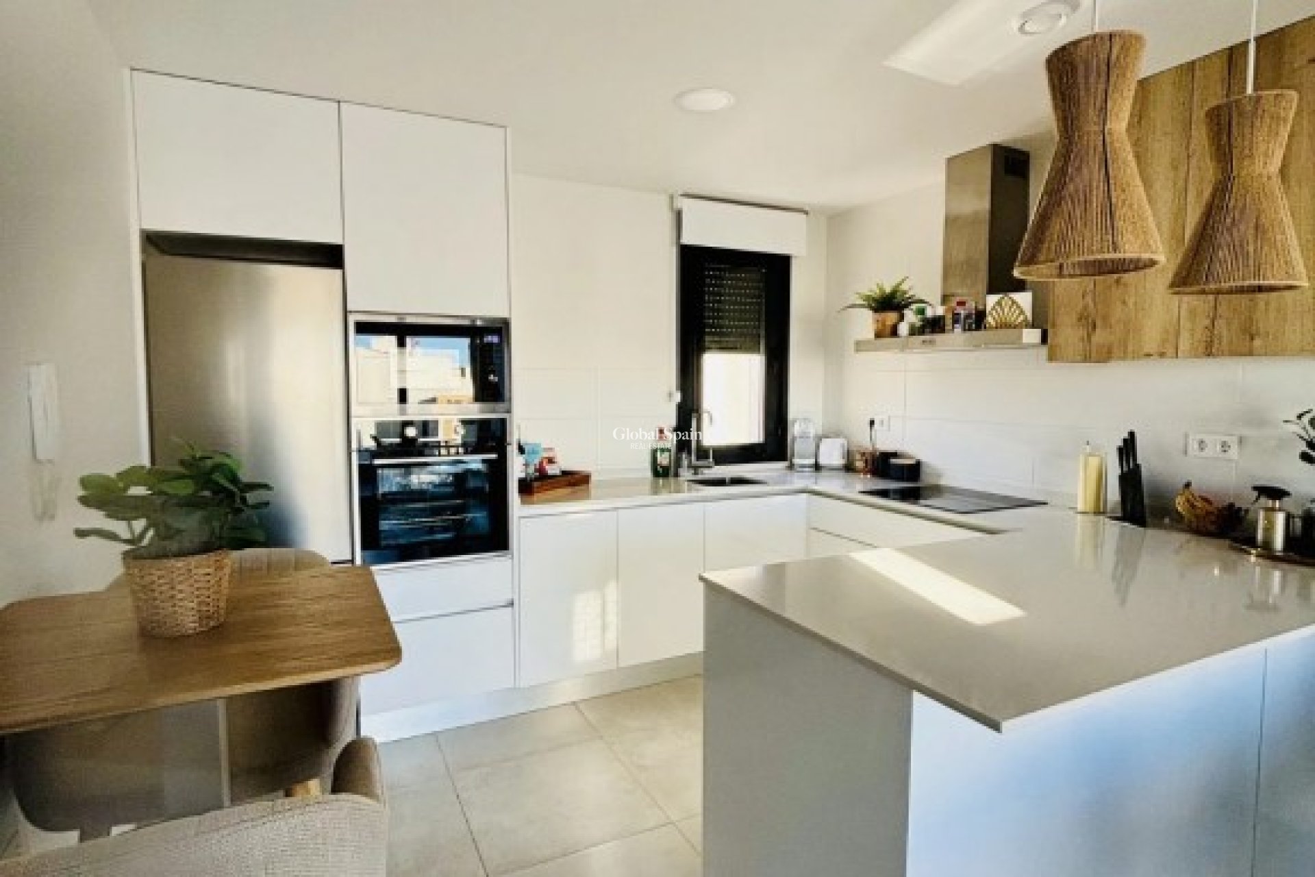 Resale - APARTMENT -
ORIHUELA COSTA - Inland