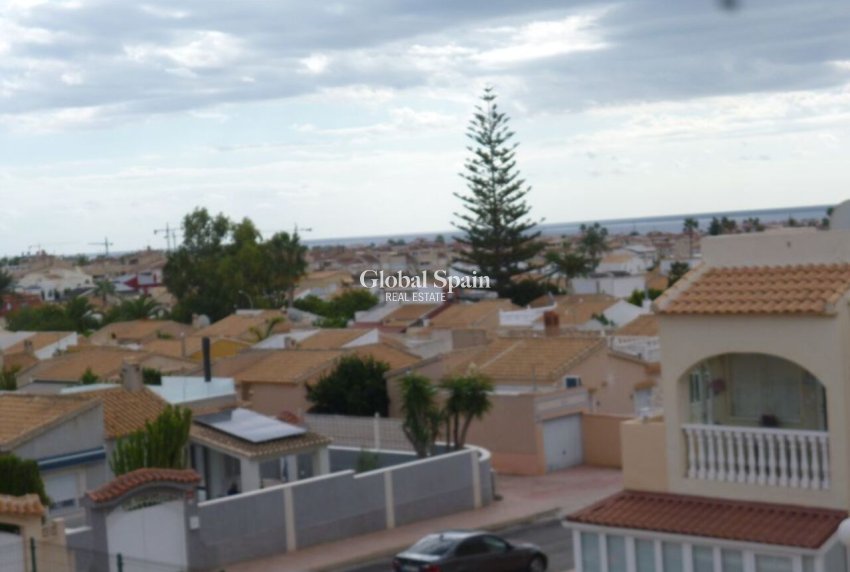 Resale - APARTMENT -
ORIHUELA COSTA - Inland