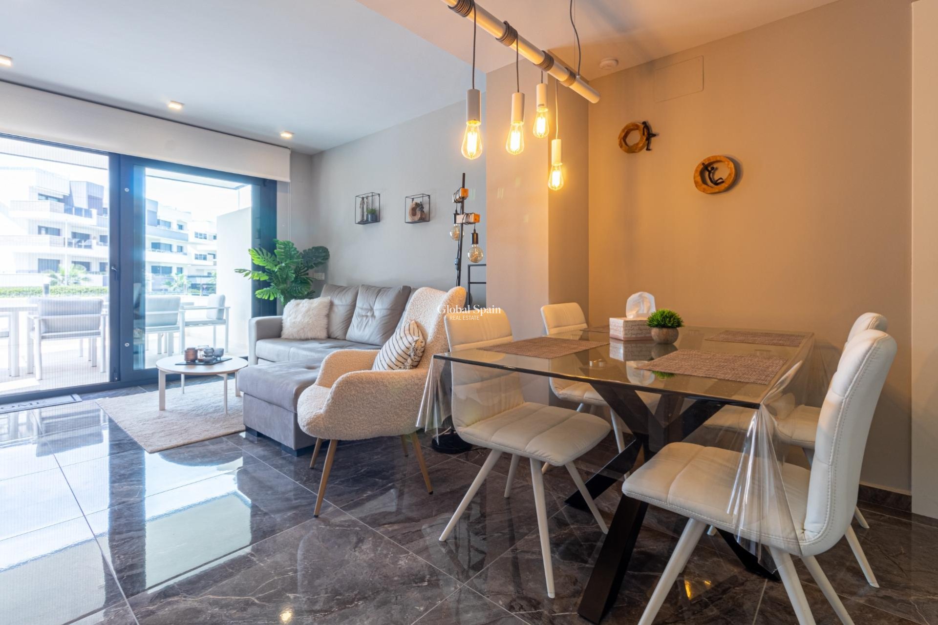 Resale - Apartment -
ORIHUELA COSTA - La Florida