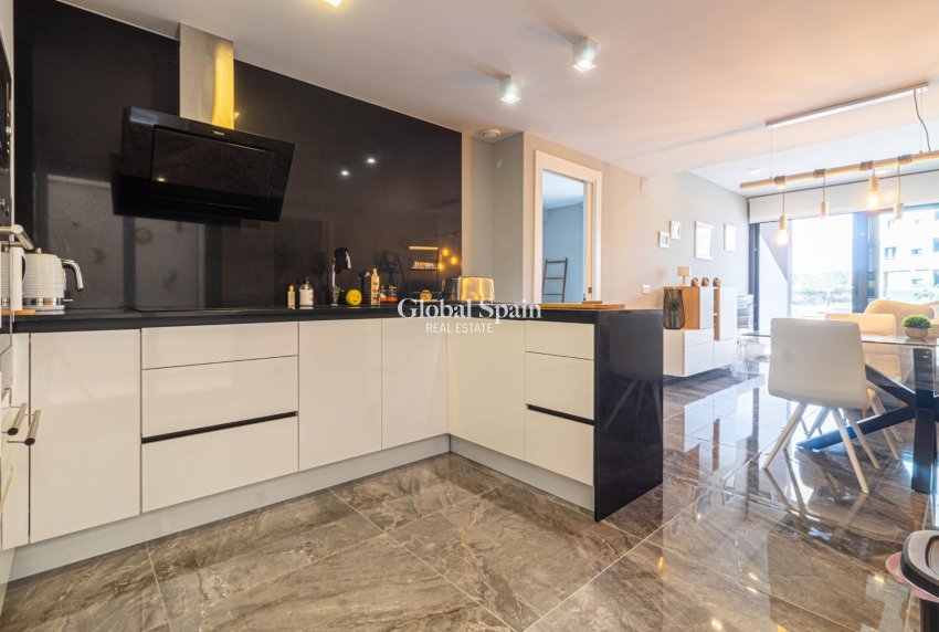 Resale - Apartment -
ORIHUELA COSTA - La Florida