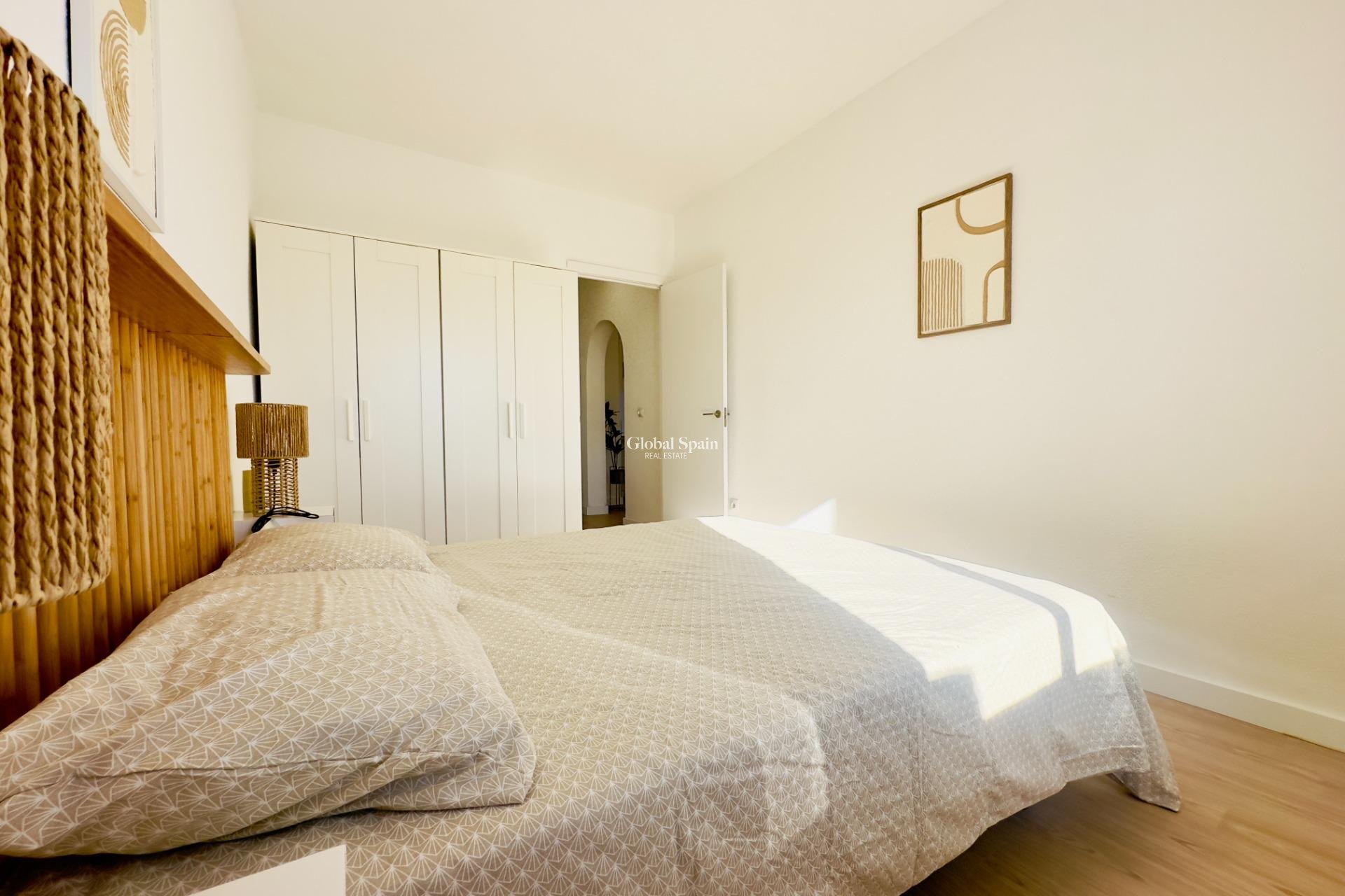 Resale - Apartment -
ORIHUELA COSTA - La Regia