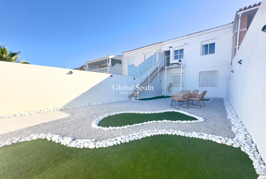 Resale - Apartment -
ORIHUELA COSTA - La Regia