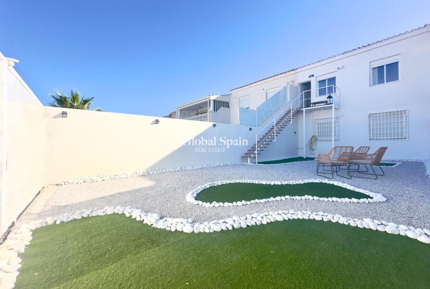 Resale - Apartment -
ORIHUELA COSTA - La Regia