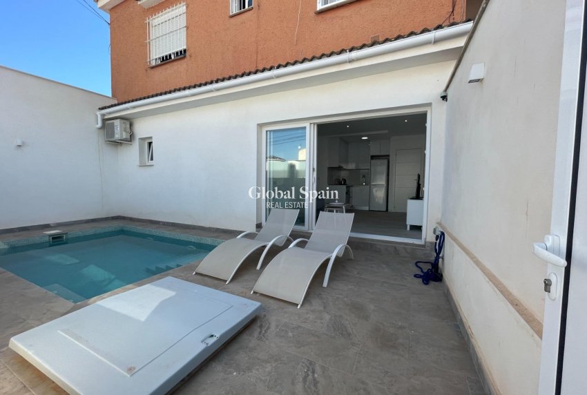 Resale - APARTMENT -
ORIHUELA COSTA - La Regia