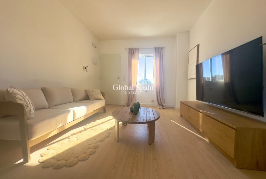 Resale - APARTMENT -
ORIHUELA COSTA - La Regia