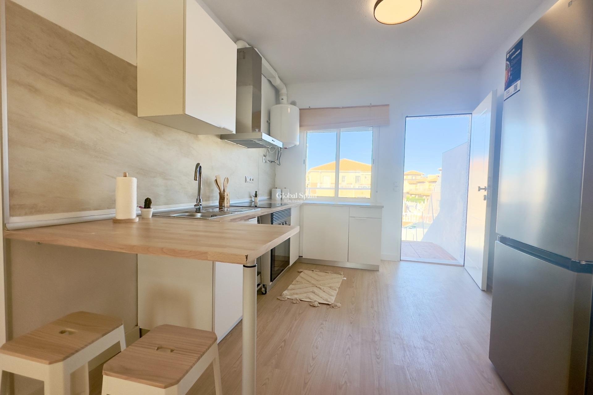 Resale - APARTMENT -
ORIHUELA COSTA - La Regia
