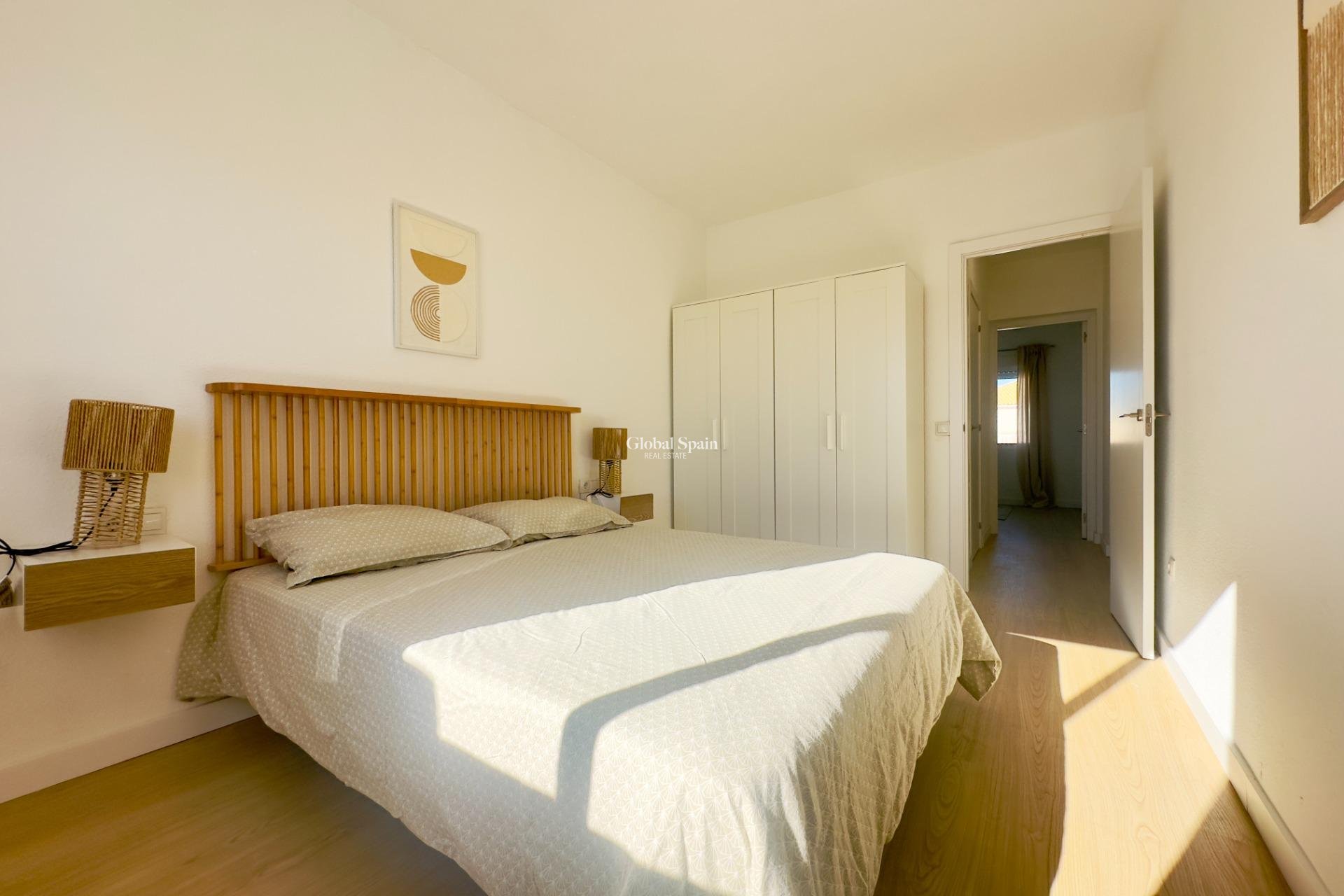 Resale - APARTMENT -
ORIHUELA COSTA - La Regia