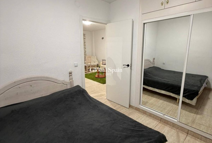 Resale - APARTMENT -
ORIHUELA COSTA - La Regia
