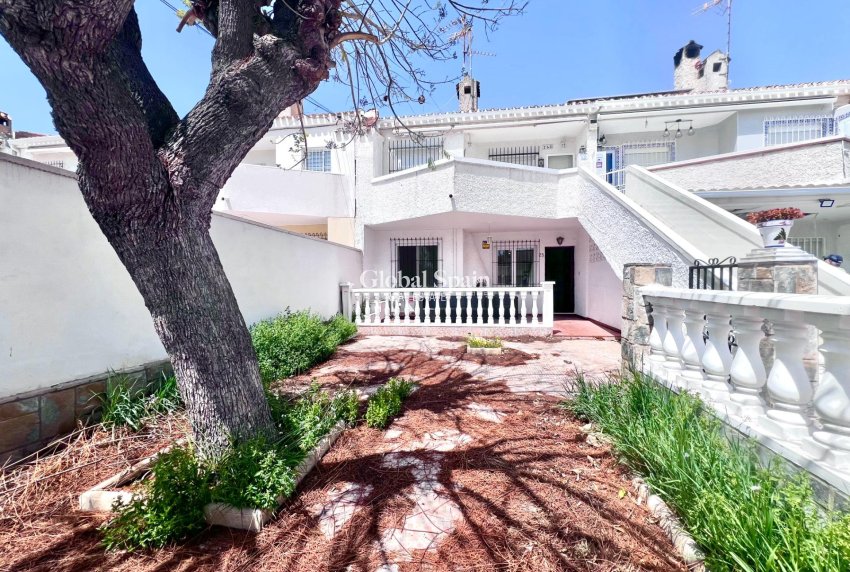 Resale - APARTMENT -
ORIHUELA COSTA - La Regia