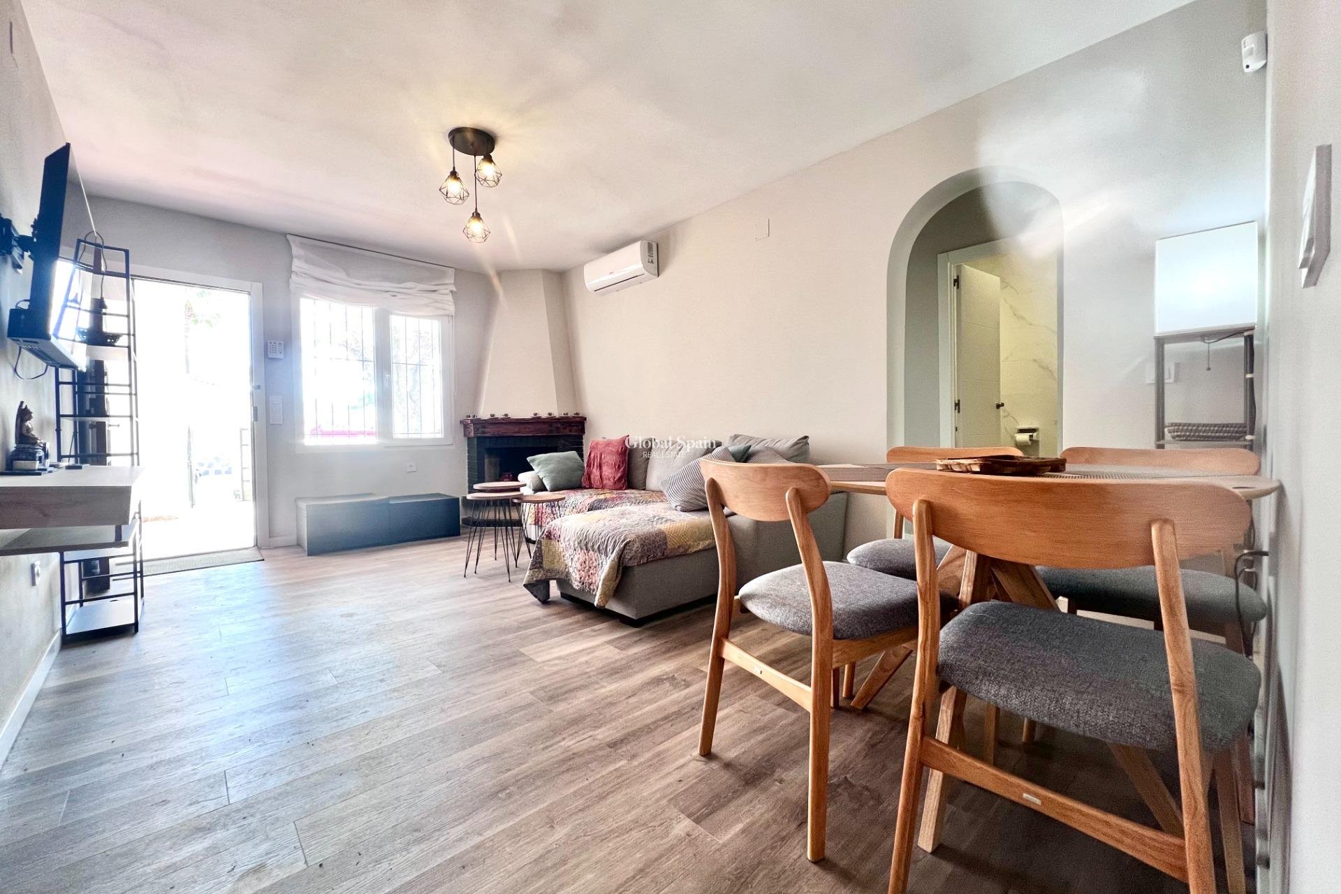 Resale - APARTMENT -
ORIHUELA COSTA - La Regia