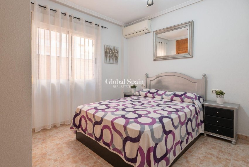 Resale - APARTMENT -
ORIHUELA COSTA - La Regia