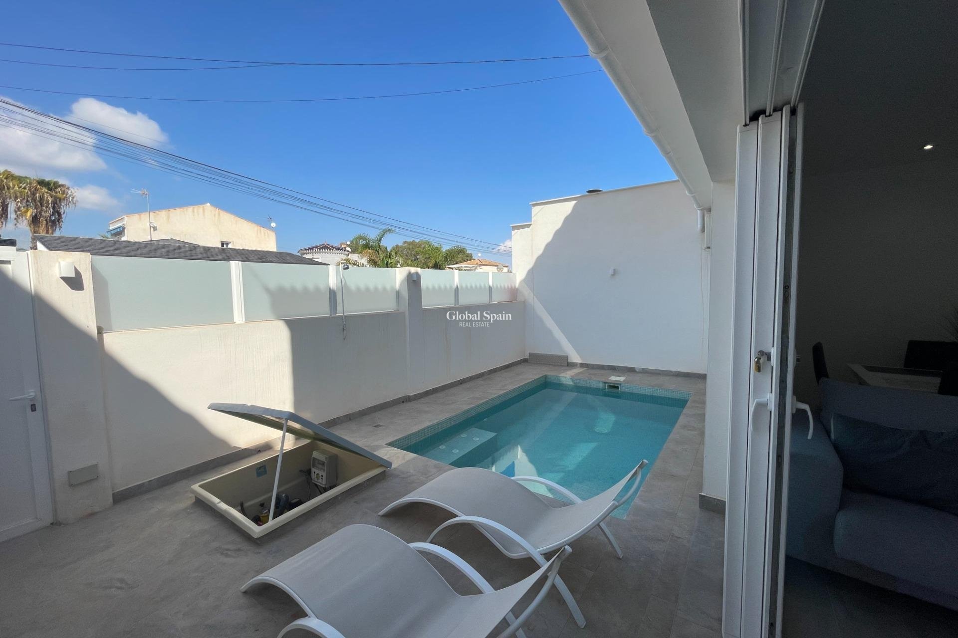 Resale - APARTMENT -
ORIHUELA COSTA - La Regia
