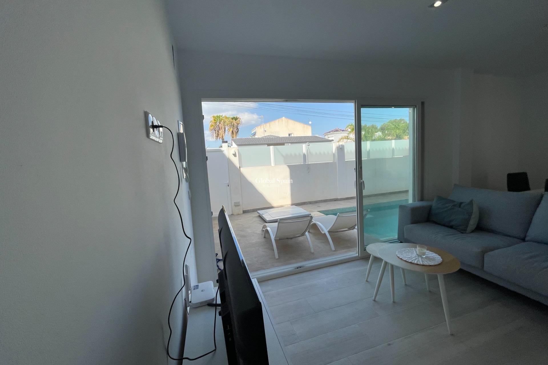 Resale - APARTMENT -
ORIHUELA COSTA - La Regia
