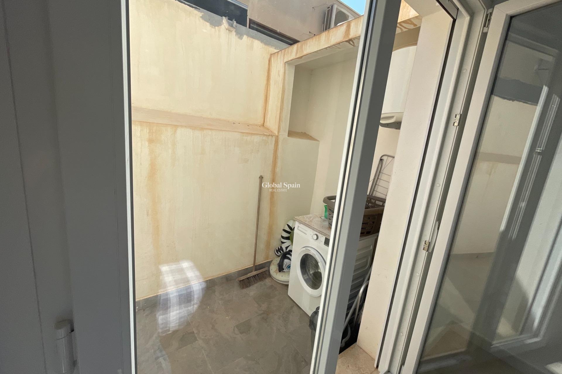 Resale - APARTMENT -
ORIHUELA COSTA - La Regia